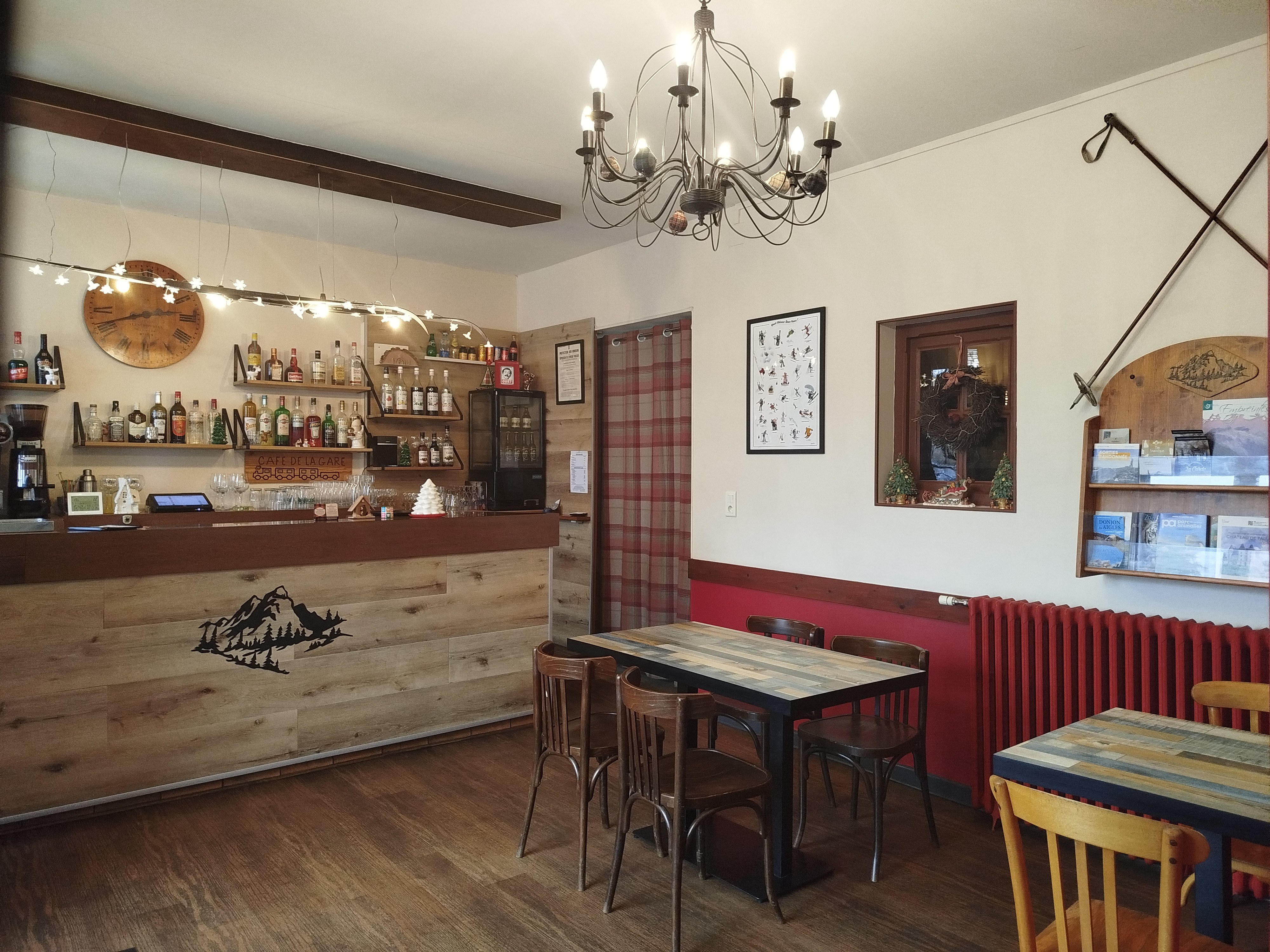 Le bar de l'hôtel restaurant