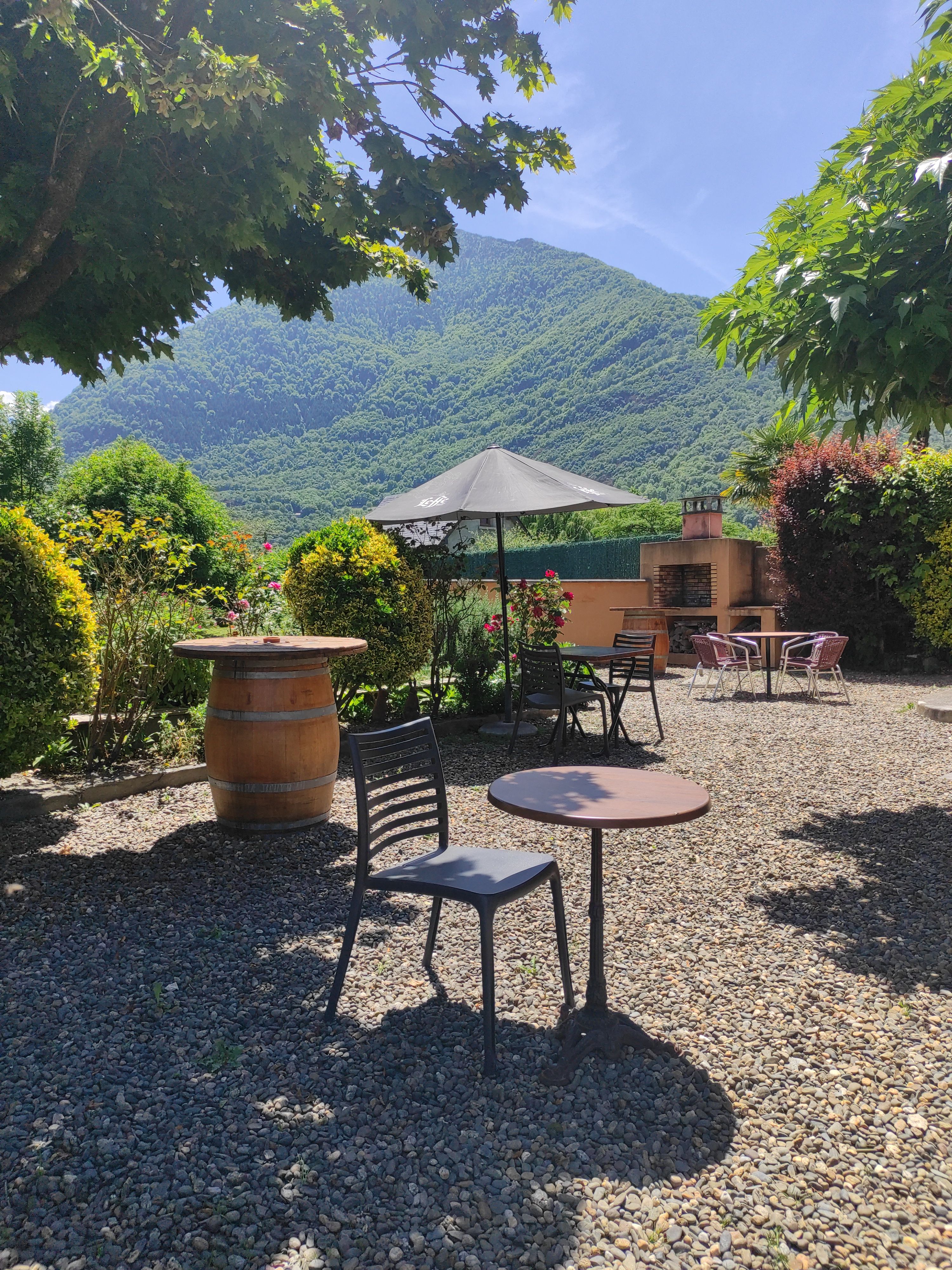 Terrasse avec vue sur les montagnes